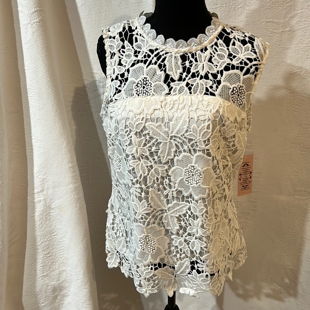 Nanette Lenore white lace sleeveless‎ top, NWT, size medium